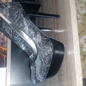 Carlos Santana Lace Platform Heels